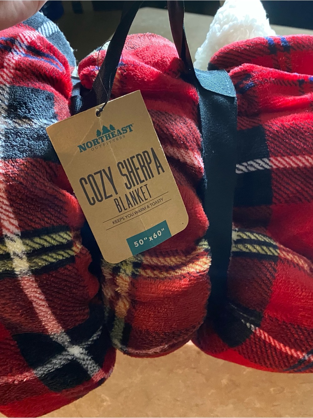 Northeast Outfitters Cozy Sherpa
Blanket Red Plaid Throw-NWT